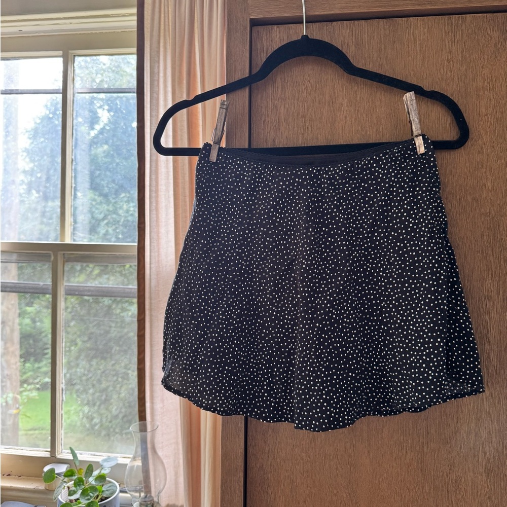 American Eagle Women’s Black and White Polka Dot Mini Skirt sz. XS